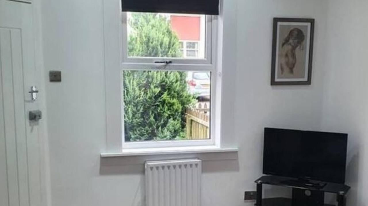 Charming 1-Bed Apartment In Peebles Exterior photo